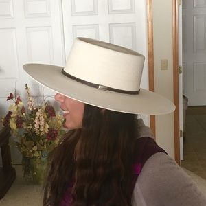 Meet your Posher, Erika